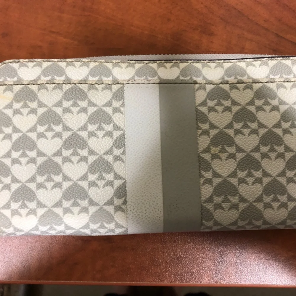 Kate Spade wallet - Picture 2 of 5
